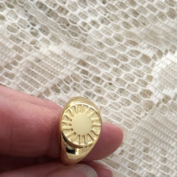 XIO designer Lady Leo adjustable Ring Gold plated adjustable size 6-9 Bold Sun - Picture 9 of 9